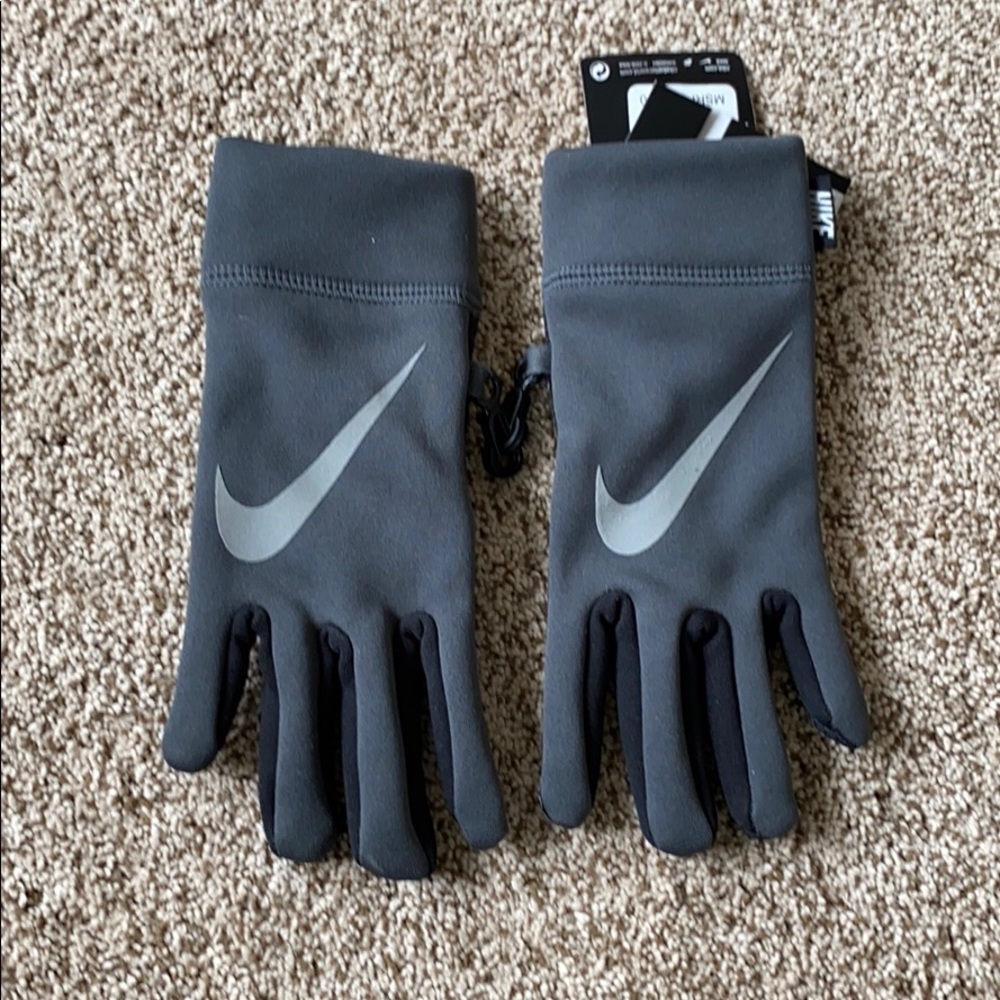 Nike Youth gloves